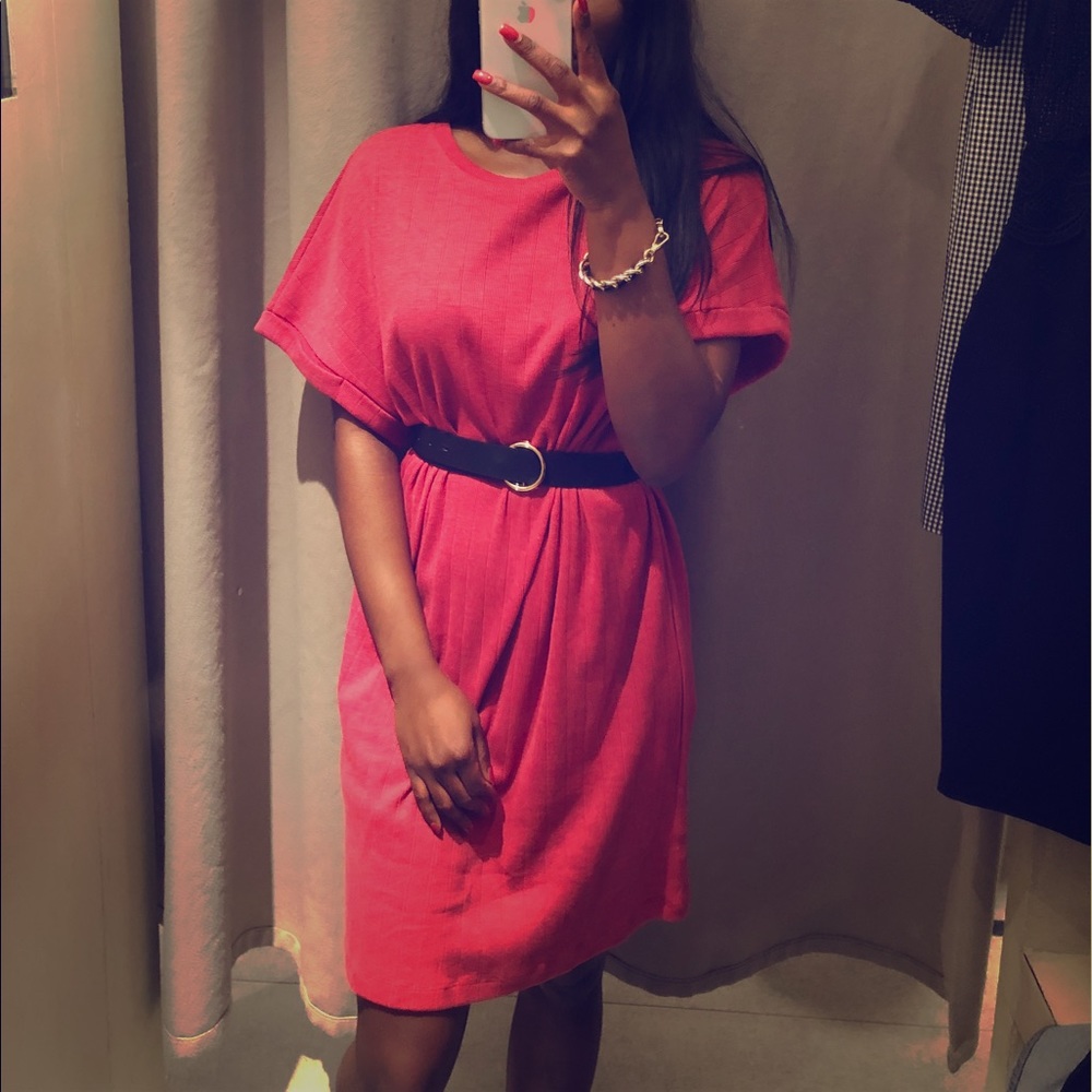 Meet your Posher, Tee